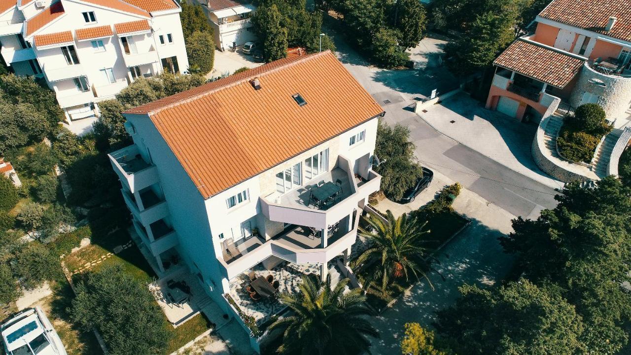 Apartments Lola Novalja Exterior foto